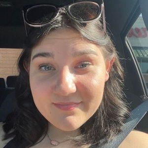 Meet your Posher, Alyson